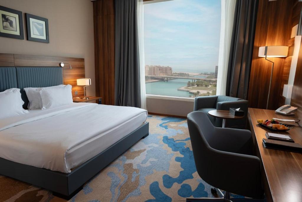 Bay La Sun Hotel And Marina - Emaar King Abdullah Economic City Exteriör bild A room at the hotel