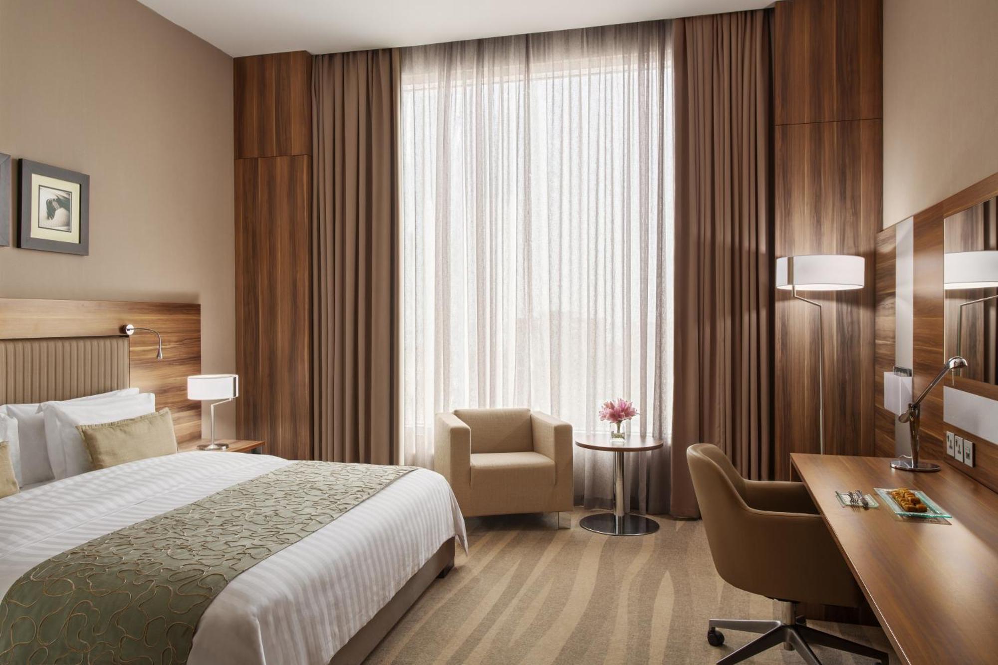 Bay La Sun Hotel And Marina - Emaar King Abdullah Economic City Exteriör bild A room at the hotel